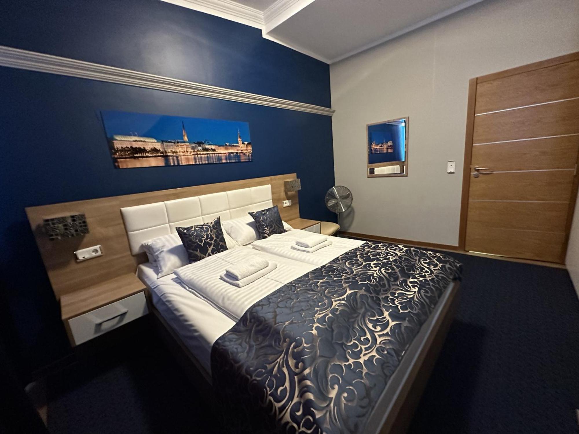 C&S Hotel Пинеберг Екстериор снимка