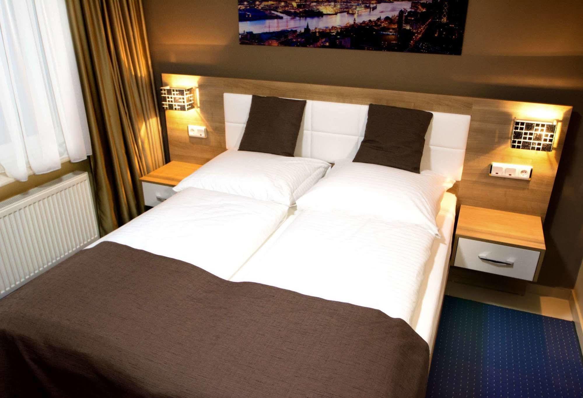 C&S Hotel Пинеберг Екстериор снимка